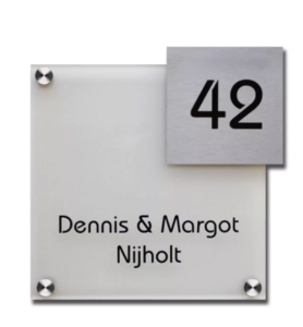 Plexiglas met RVS uitsteek naambord
